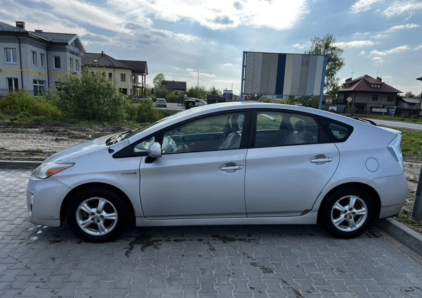 Toyota Prius cena 35000 przebieg: 340000, rok produkcji 2010 z Wołomin małe 56